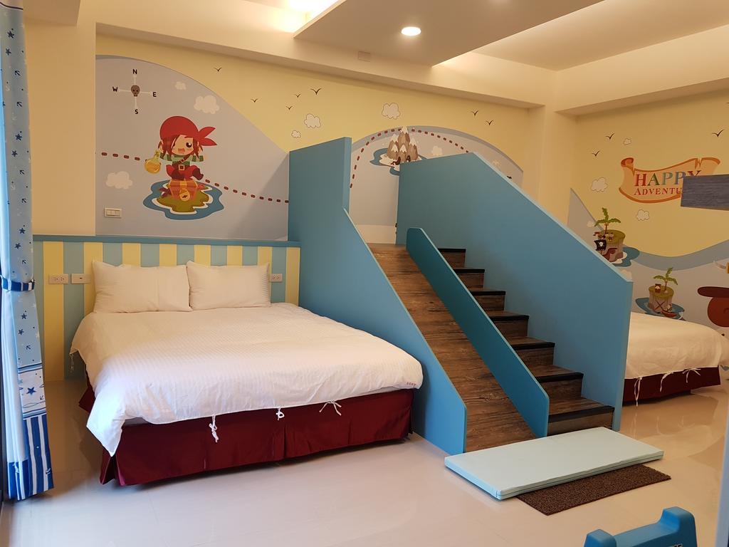 Childlike Innocence Homestay Хуалянь Екстер'єр фото