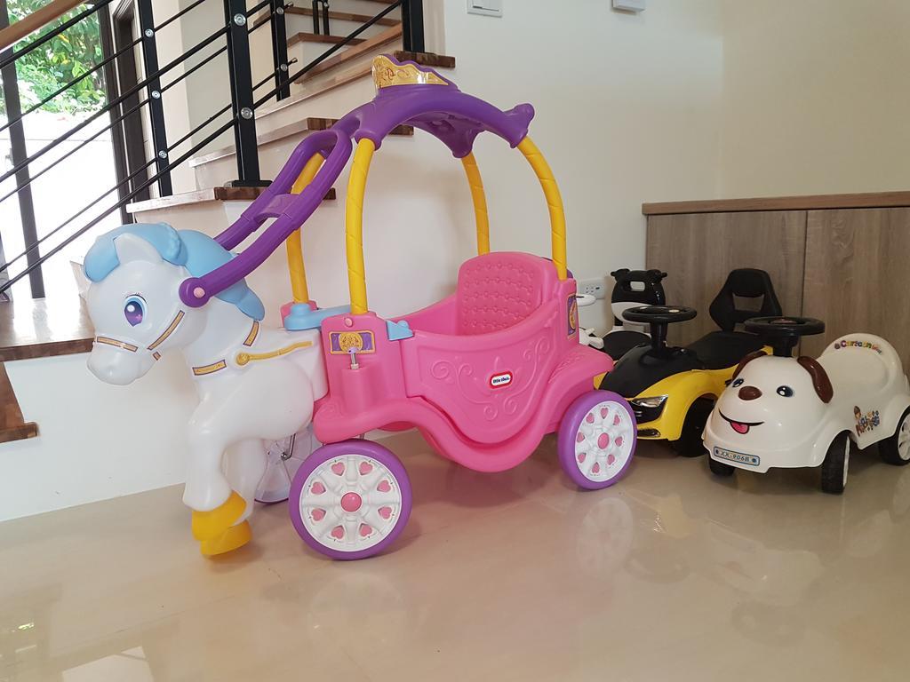 Childlike Innocence Homestay Хуалянь Екстер'єр фото