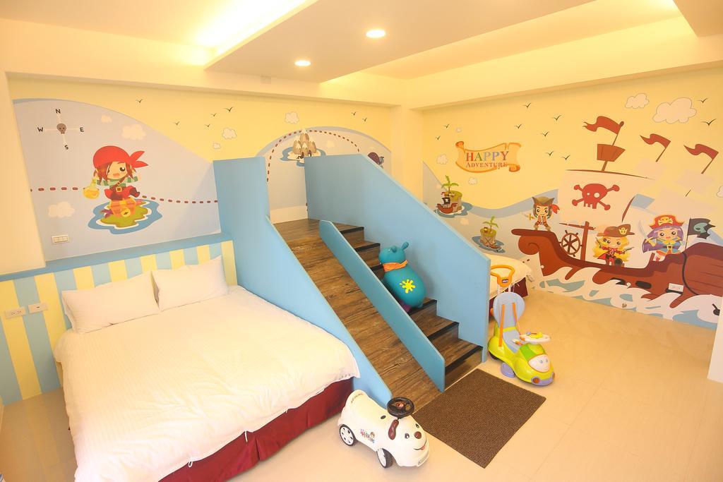 Childlike Innocence Homestay Хуалянь Екстер'єр фото